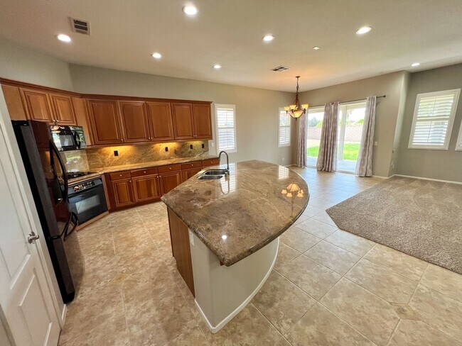 Building Photo - 3 bedroom SINGLE STORY home in Winchester on HUGE corner lot