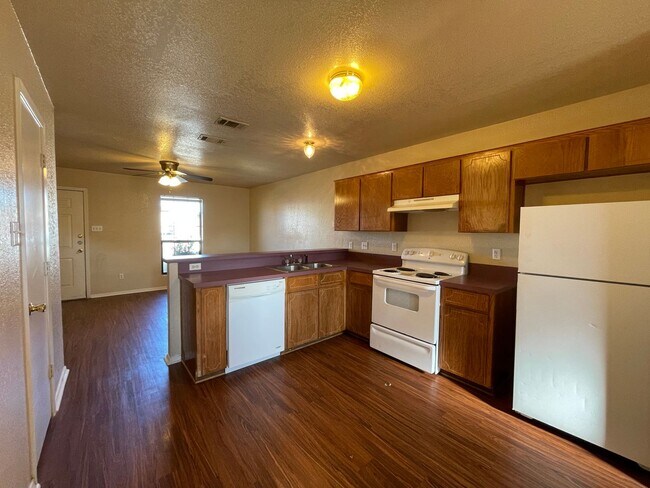 Building Photo - 1108 Leslie Cir