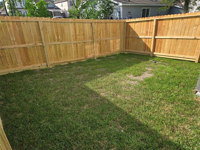 Building Photo - 16710 Timberglen St
