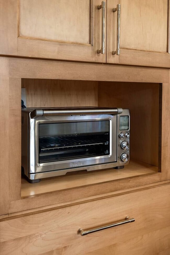 Building Photo - 1326 Broadway-SI ID1324946P