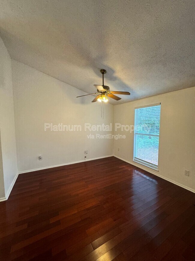 Building Photo - 1295 Taylor Oaks Dr