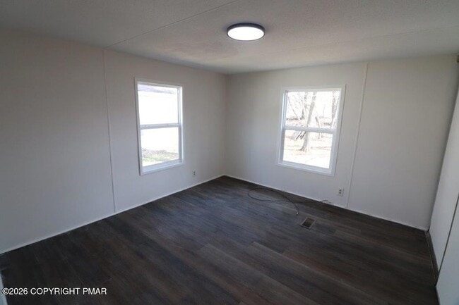 Building Photo - 238 Birchwood Ln