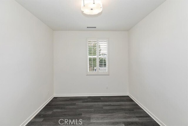 Building Photo - 55 Fuchsia