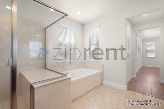 Building Photo - 941 Bracken Ct