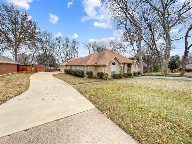 Building Photo - 3715 Dahlia Dr