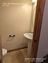 Building Photo - 1900 W Pheasant Run Dr