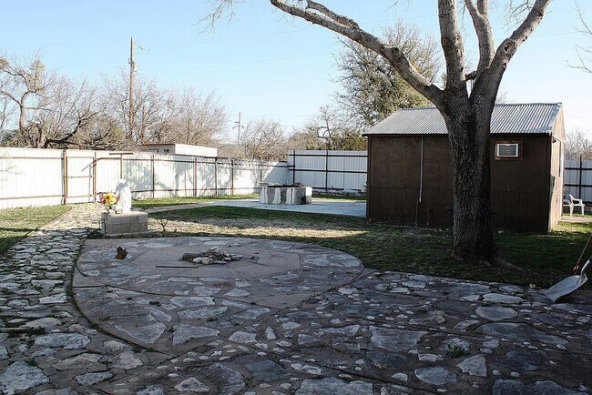 Building Photo - 19638 6th St