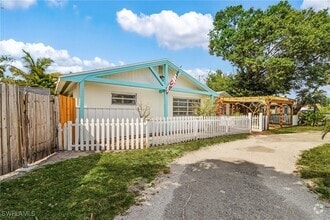 Building Photo - 1560 Maravilla Ave
