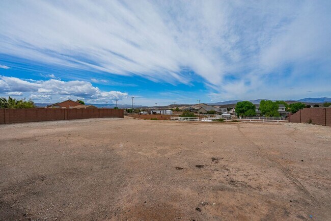 Building Photo - Stunning Home with 4 beds/2.5 baths and 3-Car Garage in Mulberry Estates