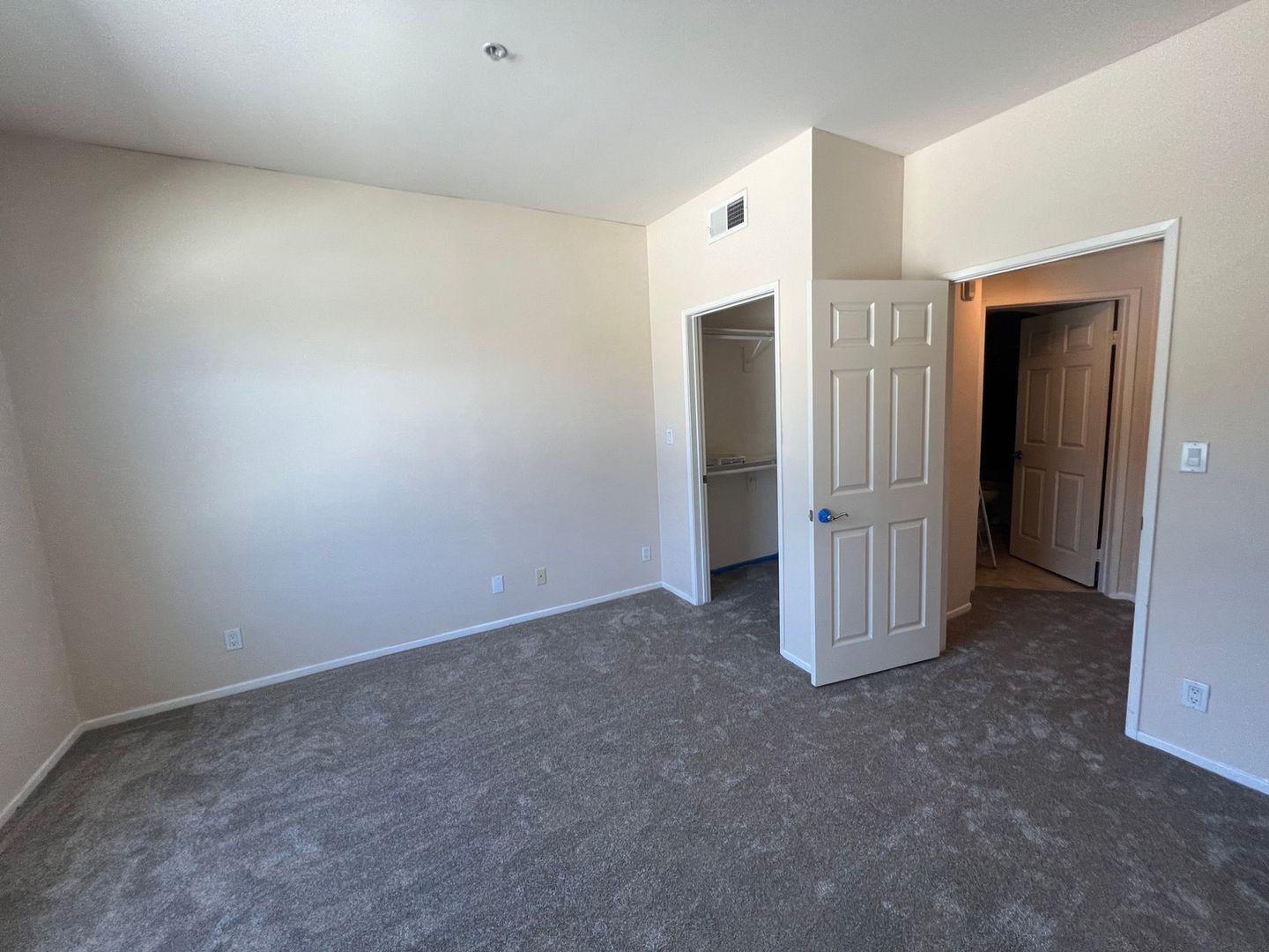 Building Photo - 620 S Gramercy Pl