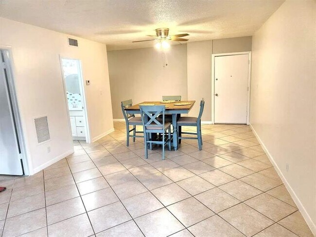 Building Photo - 669 W Oakland Park Blvd
