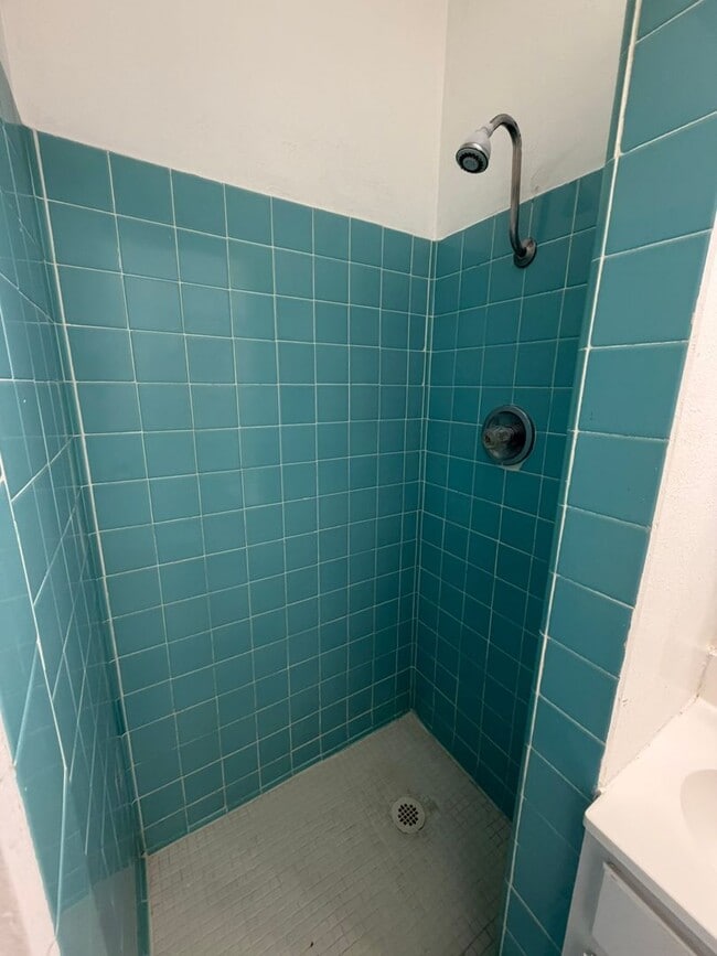 Building Photo - 2 Bed 2 Bath Home