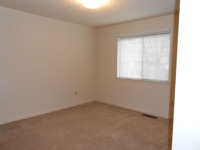 Building Photo - 3706 Mt Ashland Ave