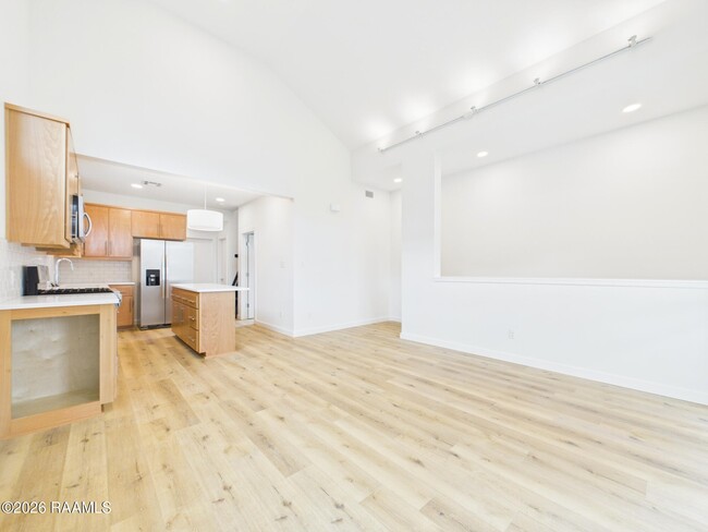 Building Photo - 1120 S Washington St