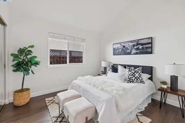 Building Photo - 3419 Park Pl