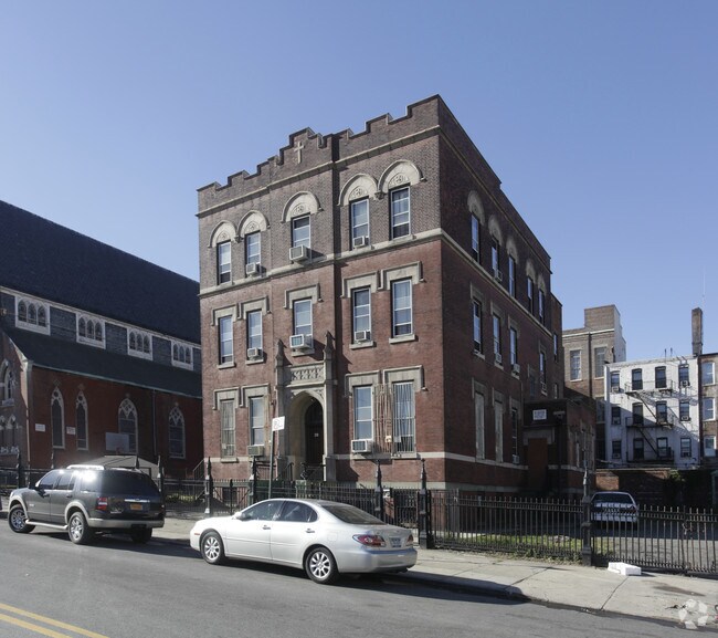 Primary Photo - 26 Clermont Ave