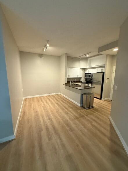 Building Photo - 7500 Woodmont Ave