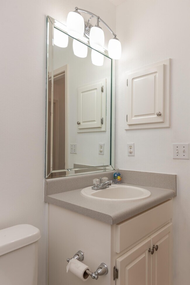 Building Photo - 25 Littleton St