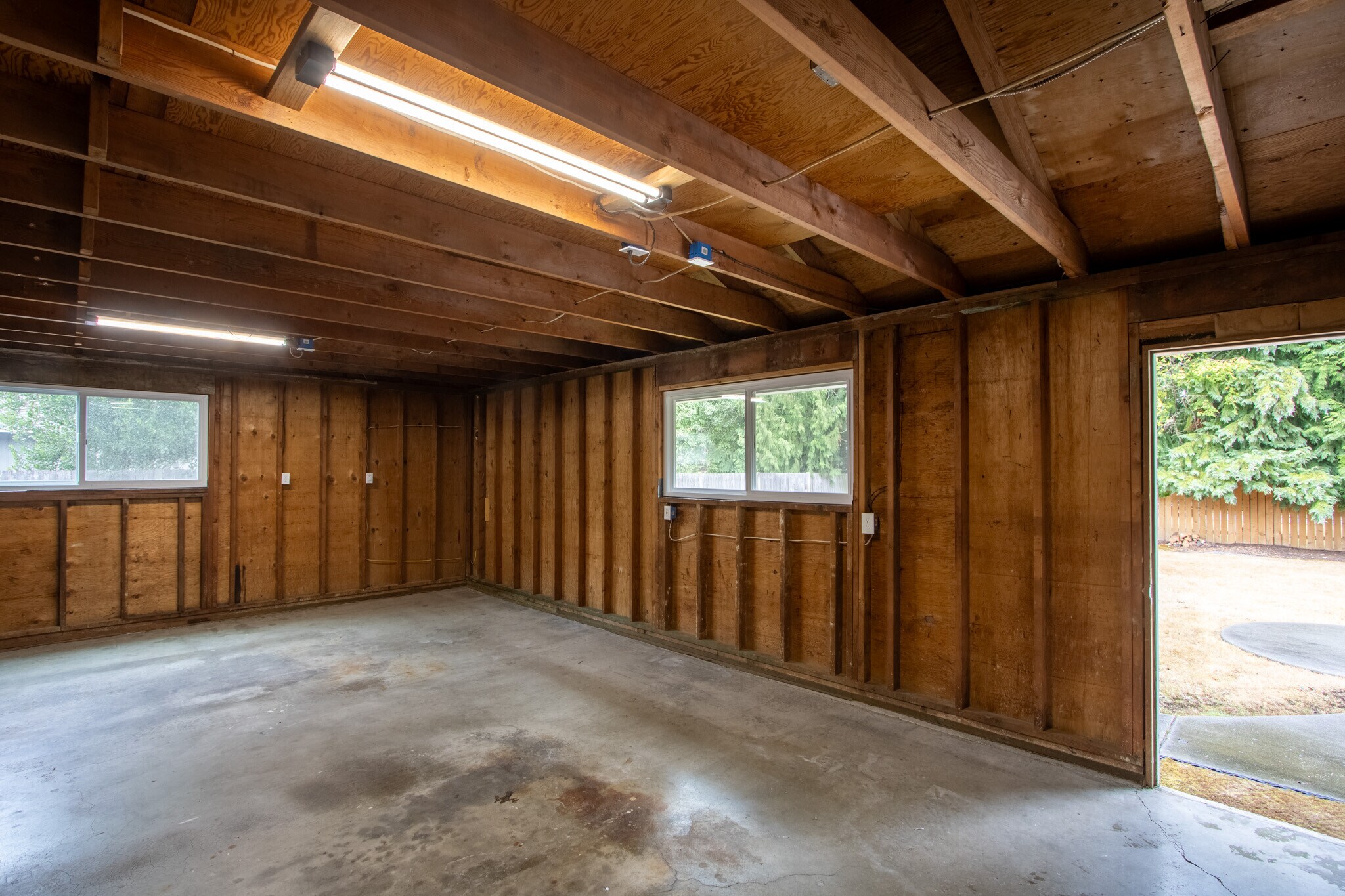 2 car extra deep garage - 13234 SE 261st St
