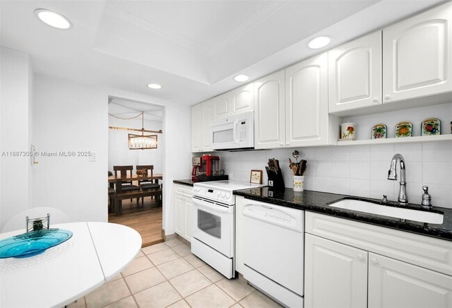 Building Photo - 10185 Collins Ave