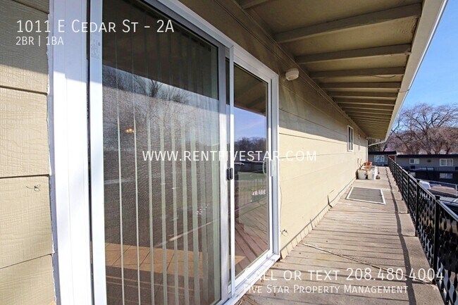 Building Photo - 1011 E Cedar St