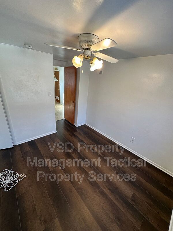 Building Photo - 1780 S Green Rd