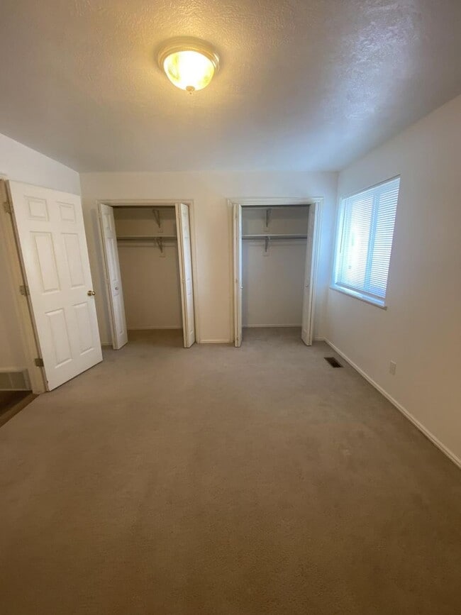 Building Photo - 295 W 600 N