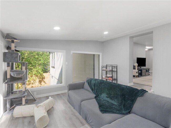 Building Photo - 2903 Monterey Dr