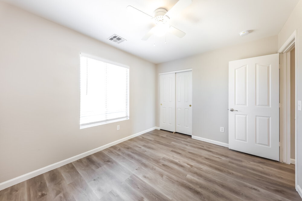 Building Photo - 1306 S 119th Dr