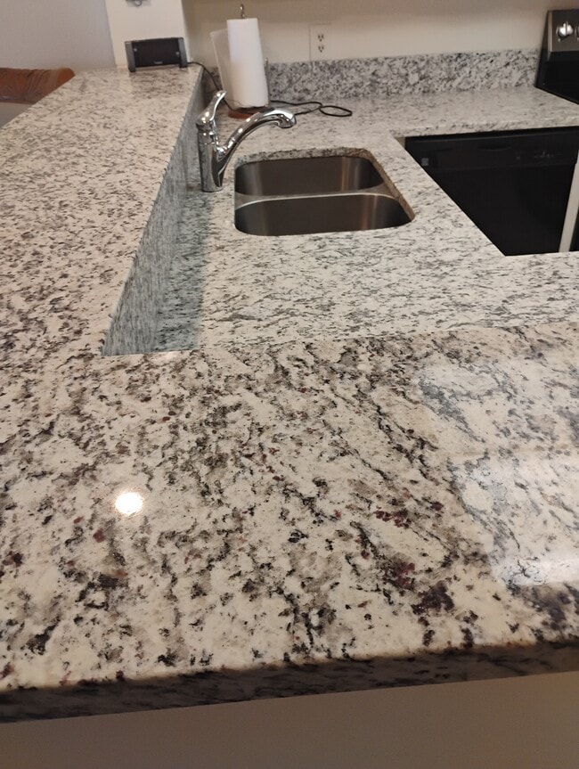 Building Photo - 6035 Sea Ranch Dr