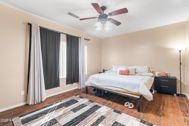 Building Photo - 26135 W Runion Dr