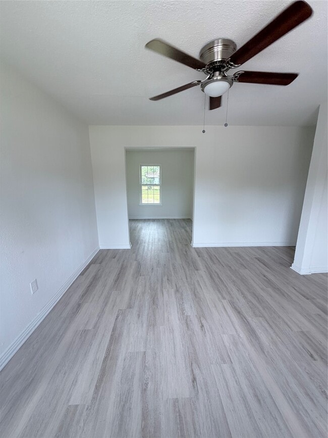 Building Photo - 8837 Oak Knoll Ln