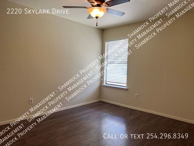 Building Photo - Great Location off Panther Way