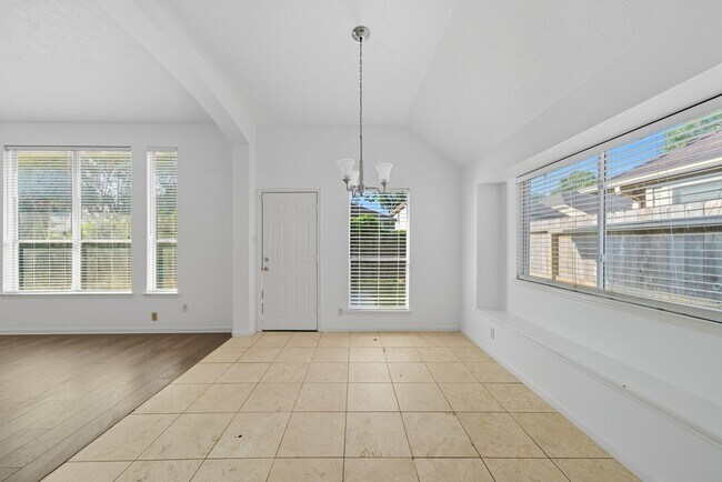 Building Photo - 13130 Yaupon Holly Ln