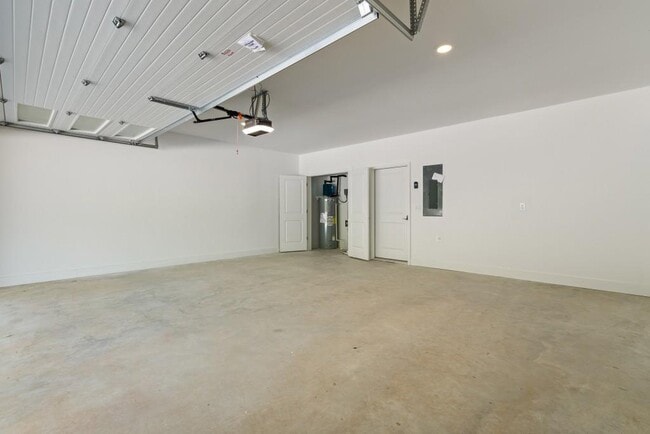 Building Photo - 161 Brush Creek Ct