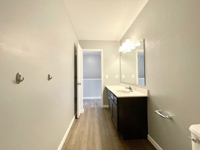 Building Photo - Four Bedroom Home in Fruitport