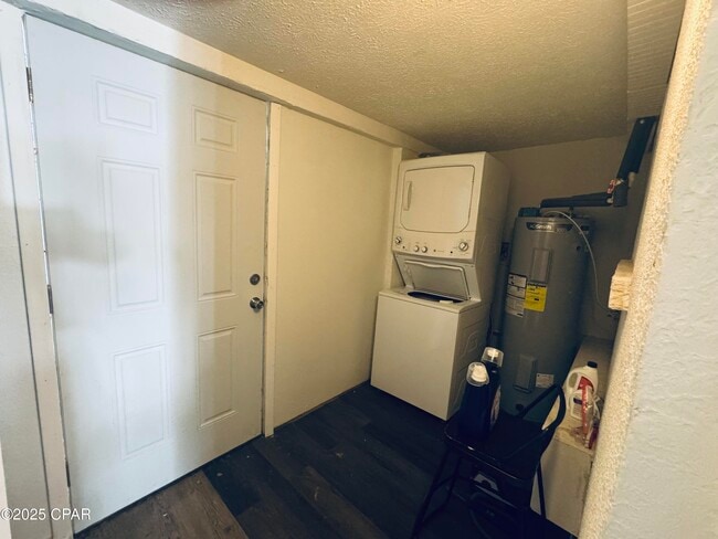 Building Photo - 203 Coronado Pl