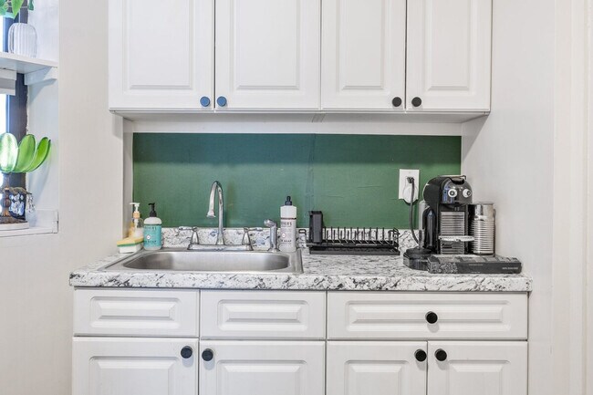 Building Photo - 91 Bedford St