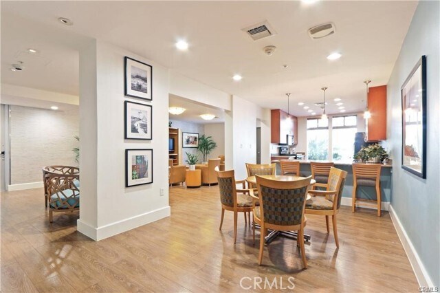 Building Photo - 388 E Ocean Blvd