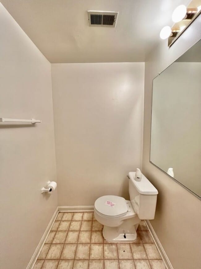 Building Photo - 17120 Briardale Rd