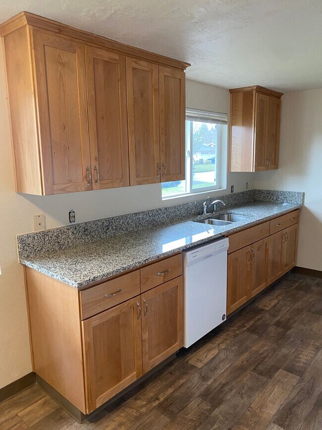 Building Photo - Modern 3 Bedroom Home near Auburn Elementa...