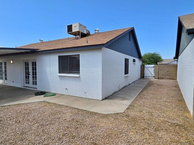Building Photo - 6335 E Brown Rd