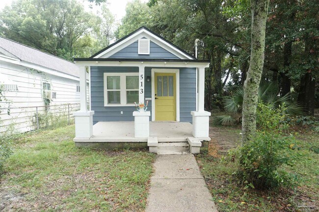 Building Photo - 513 W De Soto St