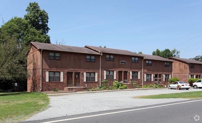 Primary Photo - Pine Brook Apartments