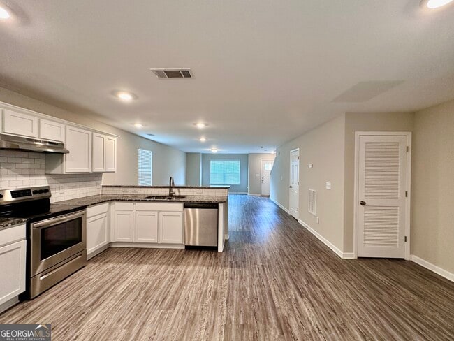Building Photo - 4458 Pinscher St