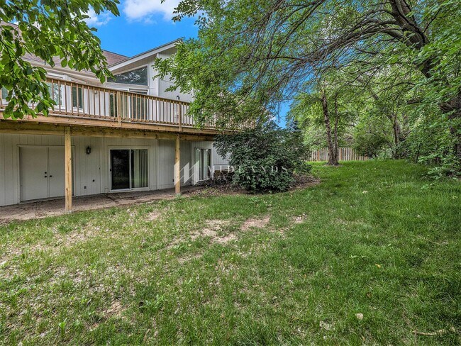 Building Photo - Castle Ridge 5 Bedroom Ranch