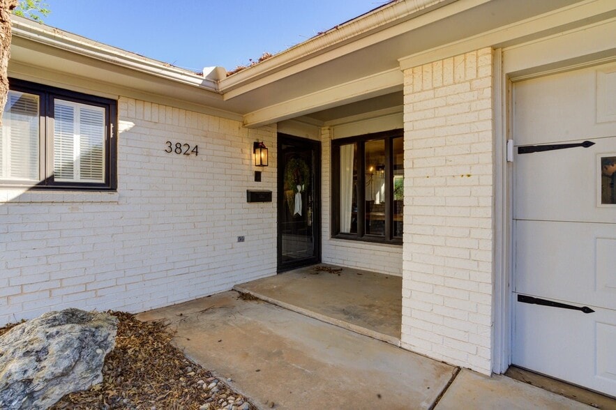 Building Photo - 3824 64th Dr