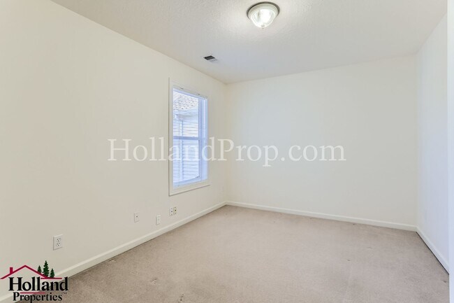 Building Photo - Beautiful Duplex with Great Location!!! NEW PRICE and REDUCED SECURITY DEPOSIT
