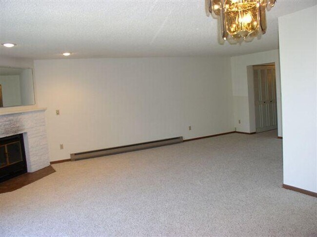 Building Photo - Park Terrace South Hill Condo 2 Bedroom 2 Bath with Gorgeous Views