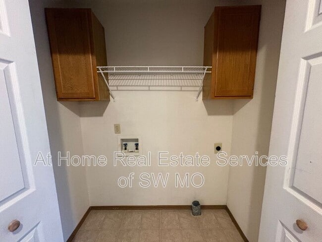 Building Photo - 887 N 22nd St